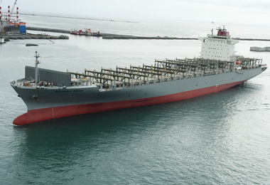 布魯塞爾橋貨櫃輪首航高雄港(圖)