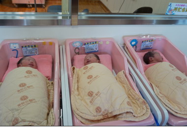 童綜合醫院喜迎國慶寶寶(圖)