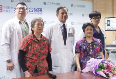 光田引進雷納生機械手臂助癱婦再站起來(圖)