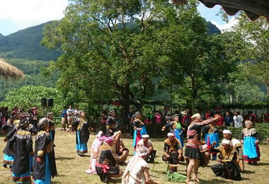 卡那卡那富族正名周年米貢祭盛大舉行(圖)