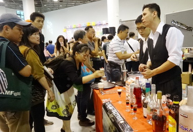 職訓成果展小勞男孩強力拜票(圖)