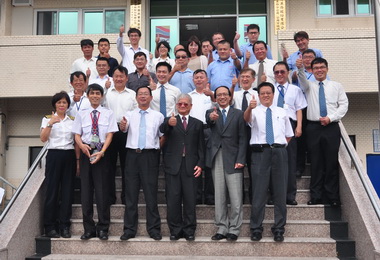 高雄港121號碼頭貨櫃集散站自主管理揭牌(圖)