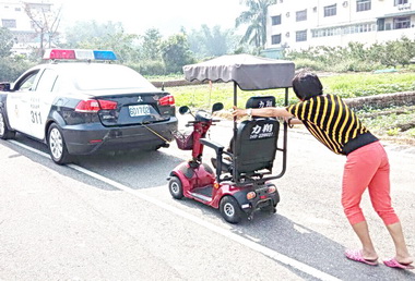 菜鳥警熱心服務 獲讚賞(圖)