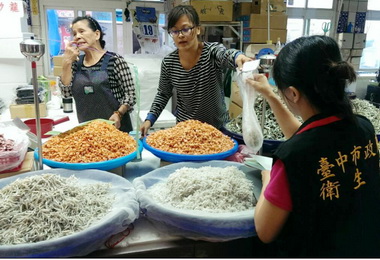 衛生局抽驗超市及魚市場吻仔魚符合規定(圖)