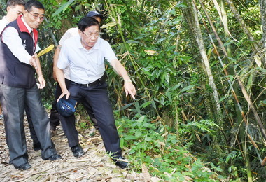 會勘竹山農路 林明溱：改善(圖)