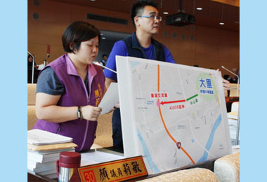 中市藍營議員批：交通建設分藍綠(圖)