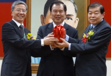 陳瑜朗接任台中關關務長(圖)