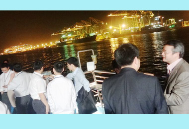 歡樂耶誕搭餐船享優惠(圖)