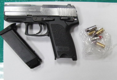 霧峰警查獲擁槍吸毒通緝犯(圖)