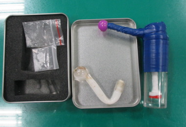 改裝車逛大街引注意警攔查意外查獲毒品(圖)