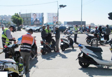 中市與中央聯合執行車輛噪音檢驗(圖)