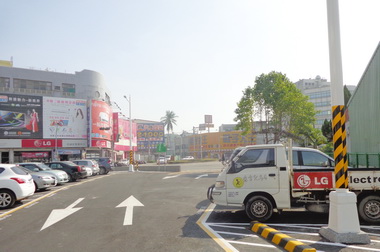 岡山中華路公有停車場開放民眾停車(圖)