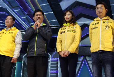 台中市長林佳龍再度為洪慈庸站台拉票(圖)