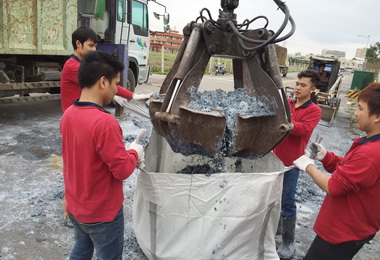 弘文中學遭違法傾倒廢棄污泥清除完畢(圖)