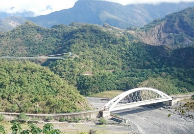 原民會主委勘查串聯茂林龍頭山環狀步道(圖)