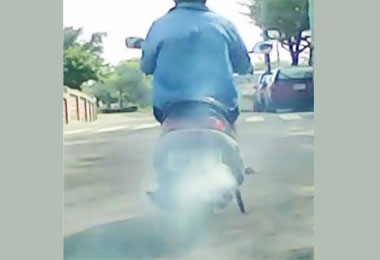 改善空汙檢舉二行程機車有獎金(圖)