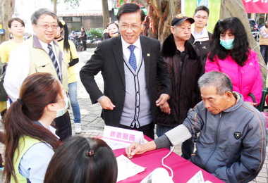 南投醫院辦義診 百位民眾受惠(圖)