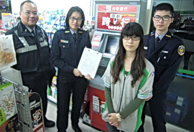 左營分局文自派出所過年加強巡邏(圖)