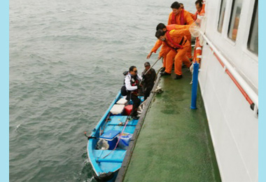 高雄關協助救援海上落難漁民(圖)