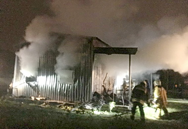 草屯鎮粉寮巷鐵皮屋火警(圖)