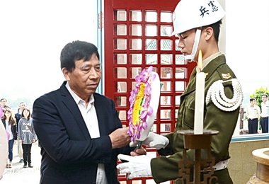 縣府忠烈祠春祭 緬懷抗戰烈士(圖)