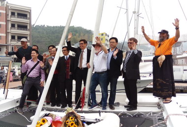 關島獨木舟Ana Varu號高雄啟航(圖)