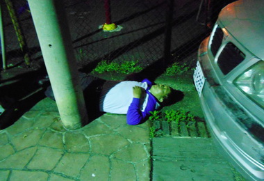 男子路倒警救援護送就醫(圖)