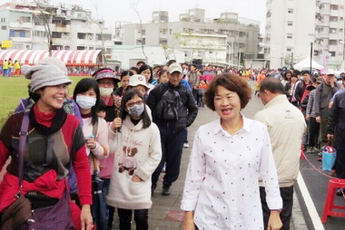 中市議長盃春季親子健行盛況空前(圖)
