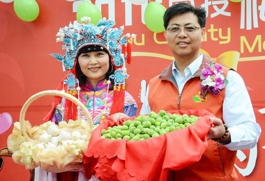 信義梅子節 風雨開場(圖)