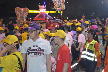 大甲媽起駕 海線地區整夜人潮滾滾(圖)