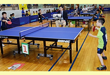自由盃桌球賽 小選手展實力(圖)