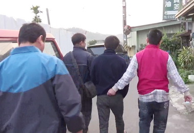 男子白天開拖板車晚上酒後犯搶案(圖)