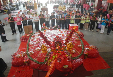 首家食物銀行聯盟店 南天宮每月發民生物資(圖)