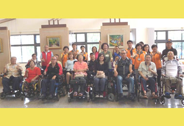 中脊油畫班展出勇者奮鬥的藝術結晶(圖)