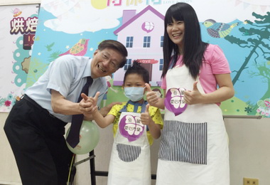 印尼媽為血癌兒學烘焙獻愛心(圖)