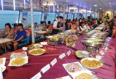 高雄旅展海上饗宴買一送一(圖)