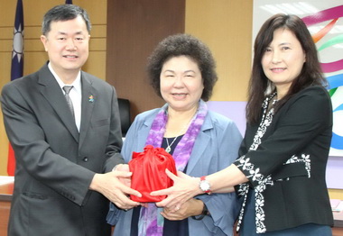 觀光局長就職 陳菊：盼續升城市魅力(圖)