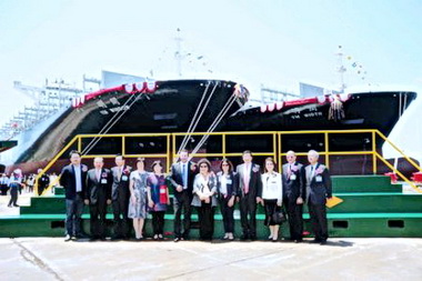 台船承造最大貨櫃輪 命名開明輪與闊明輪(圖)