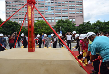 泉生醫療大樓動工場面熱絡(圖)
