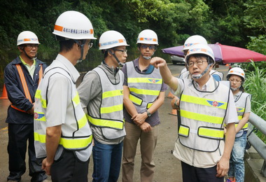 洪建隆勘查霧台災情 全面搶通(圖)