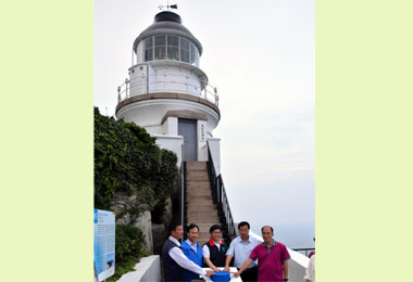 國定古蹟東引島燈塔主燈修復再現光茫(圖)