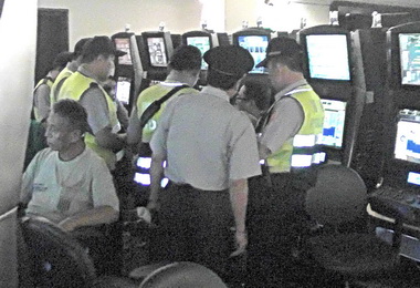 草屯警方封街掃毒 5毒犯落網(圖)