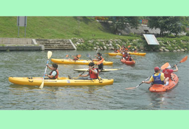 大里康橋輕艇體驗 新奇又好玩(圖)