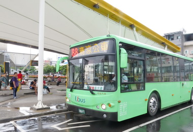 百年熱浪來襲坐公車清涼又舒適(圖)