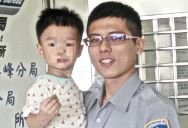 警校實習生積極找回失蹤幼童(圖)