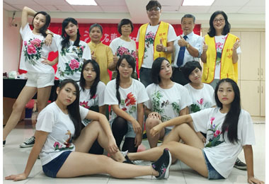 紅人榜潘俊男獻唱創世公益伸展台(圖)