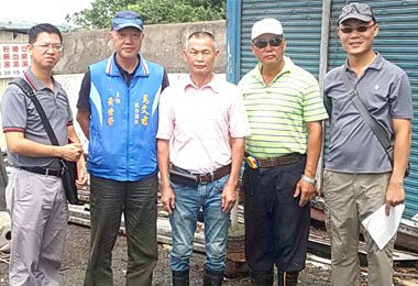 平林炎峰橋畔 設候車亭有譜(圖)