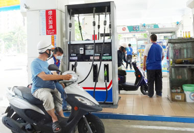 工讀生專案聯合檢查勞工局突檢中油加油站(圖)