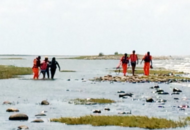 外籍生受困高美溼地外海警消救援成功(圖)