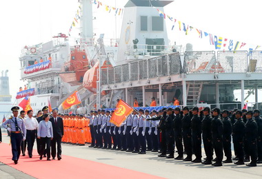 蔡英文出席台東艦及屏東艦成軍典禮(圖)